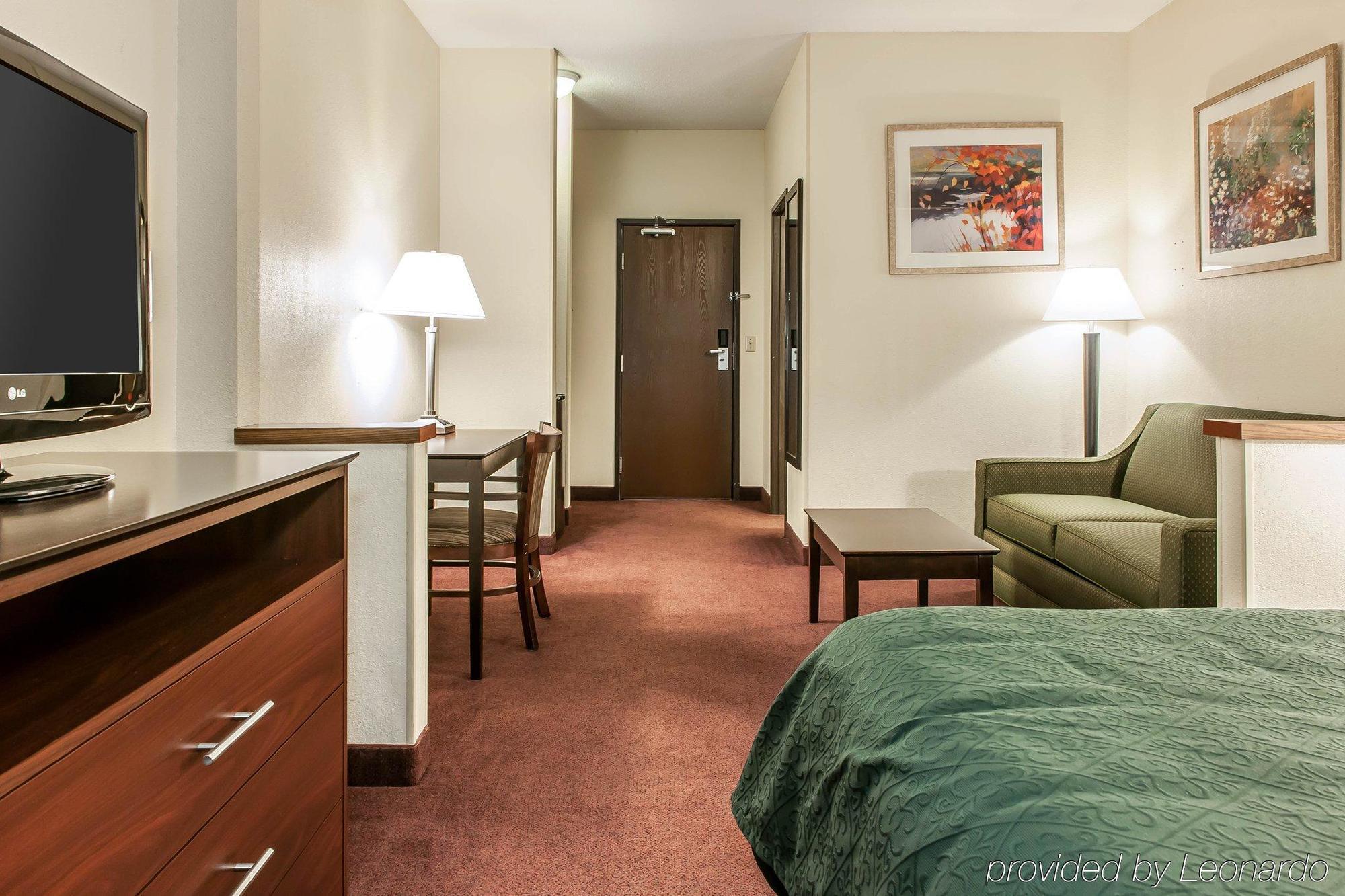 Quality Inn & Suites Дэнвилл Экстерьер фото