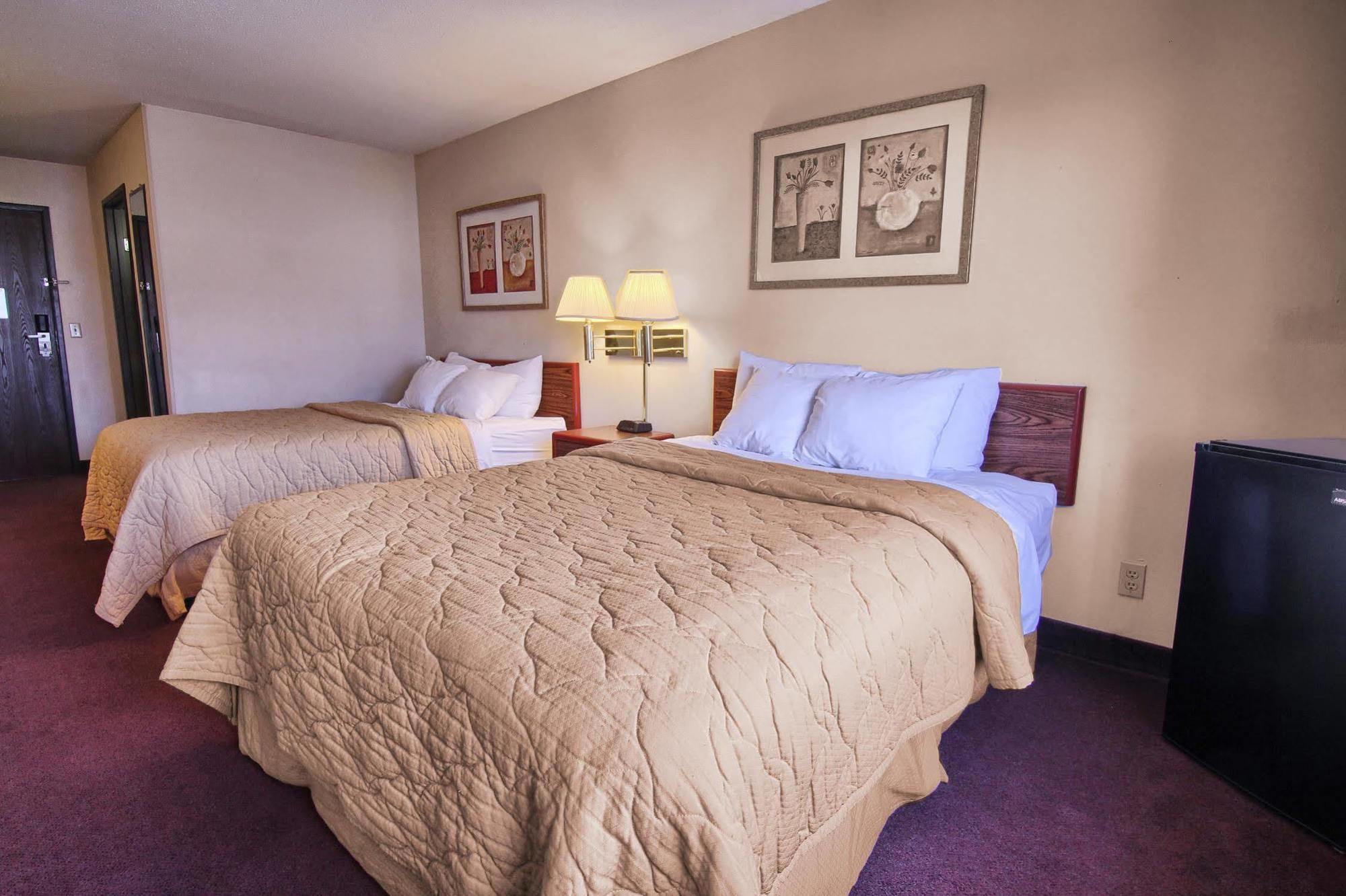 Quality Inn & Suites Дэнвилл Экстерьер фото