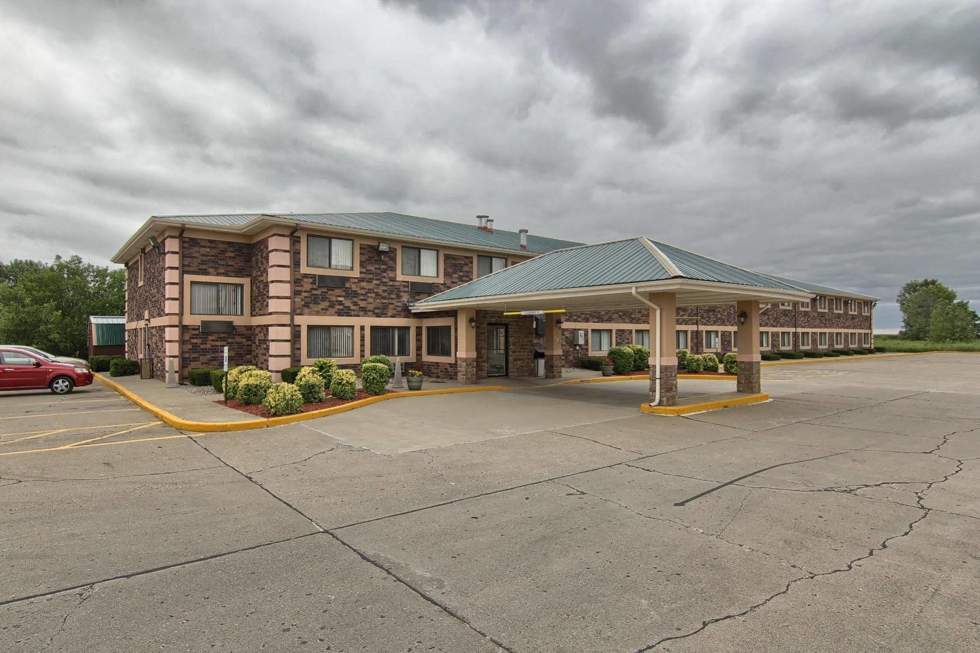 Quality Inn & Suites Дэнвилл Экстерьер фото